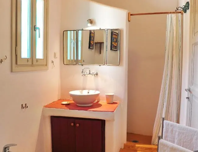 Alonistria * Ormos Aigialis